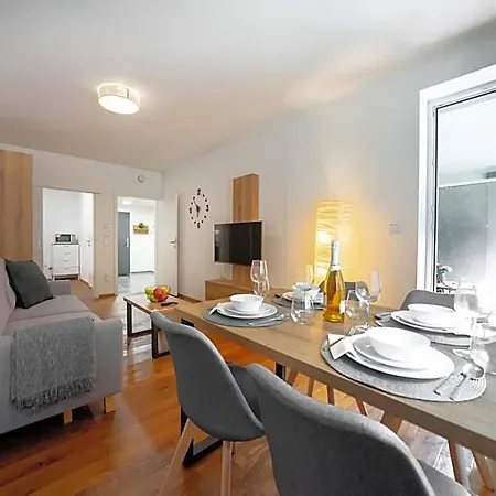 Apartmany Resort Vrchlabi מלון דירות 4*